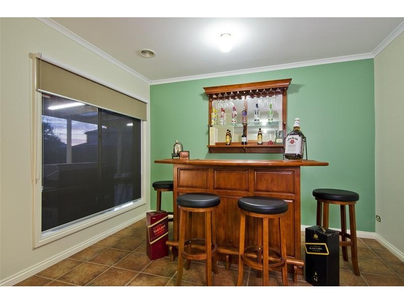 6 Eildon Avenue, Wyndham Vale VIC 3024