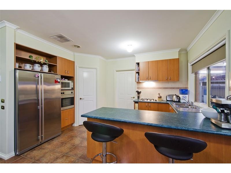 6 Eildon Avenue, Wyndham Vale VIC 3024