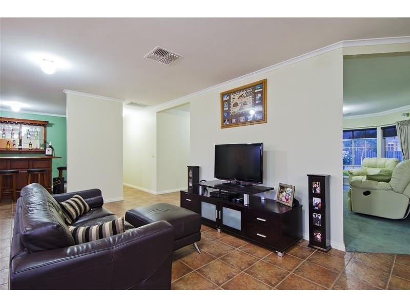 6 Eildon Avenue, Wyndham Vale VIC 3024