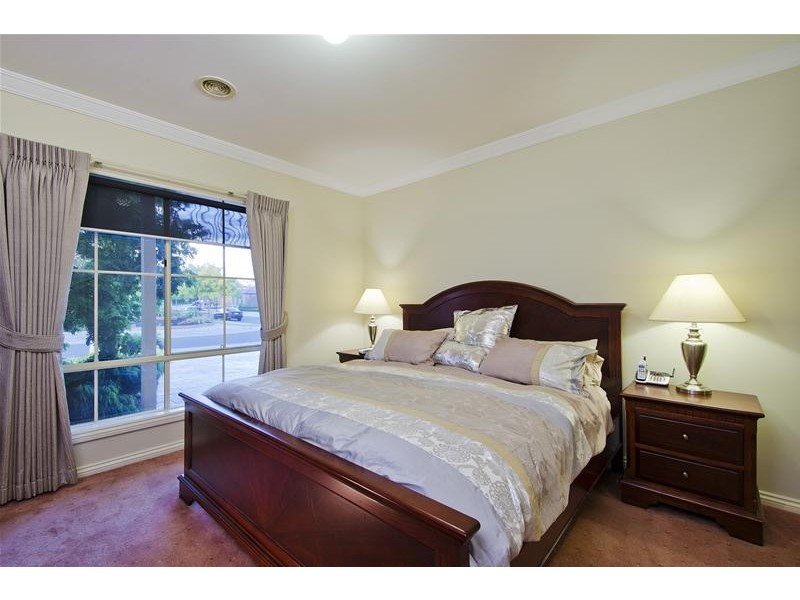 6 Eildon Avenue, Wyndham Vale VIC 3024