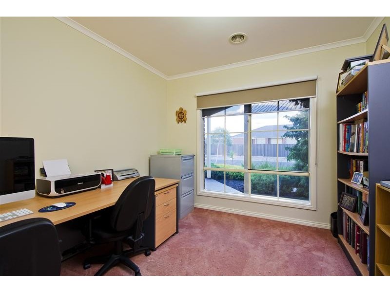 6 Eildon Avenue, Wyndham Vale VIC 3024