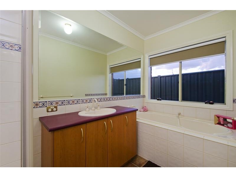 6 Eildon Avenue, Wyndham Vale VIC 3024