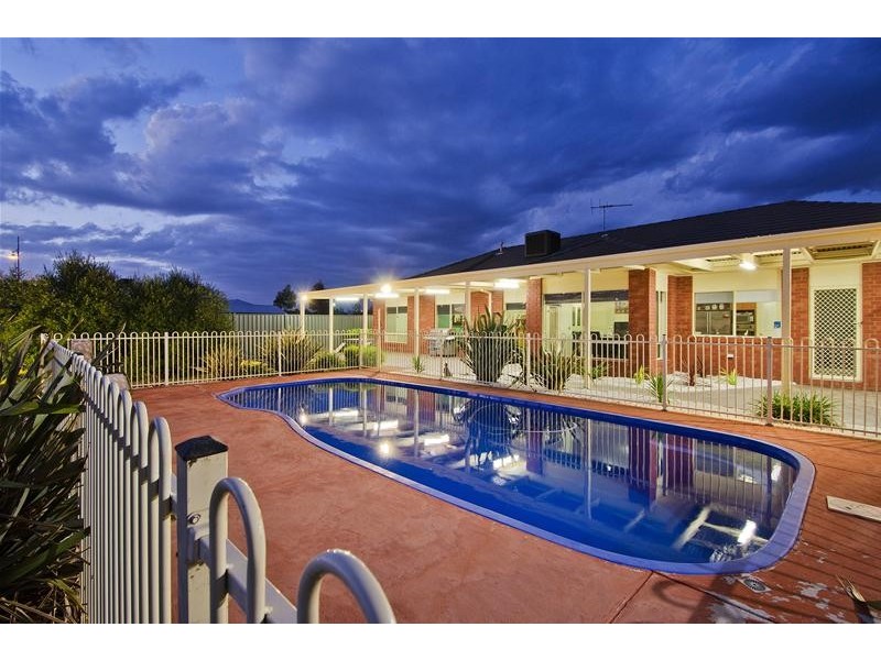 6 Eildon Avenue, Wyndham Vale VIC 3024