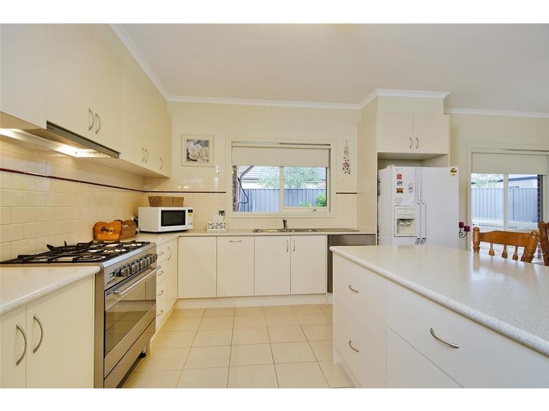 6 Glenmaggie Place, Wyndham Vale VIC 3024
