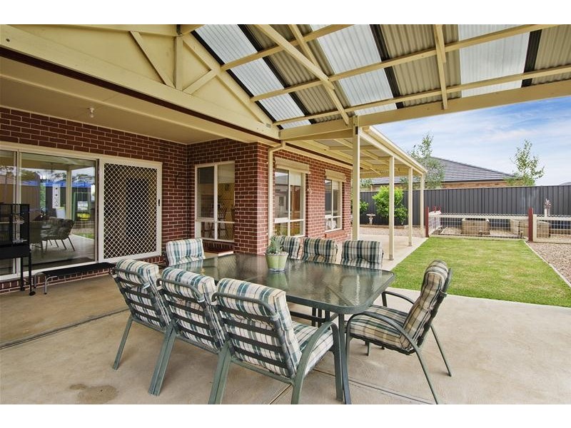 6 Glenmaggie Place, Wyndham Vale VIC 3024