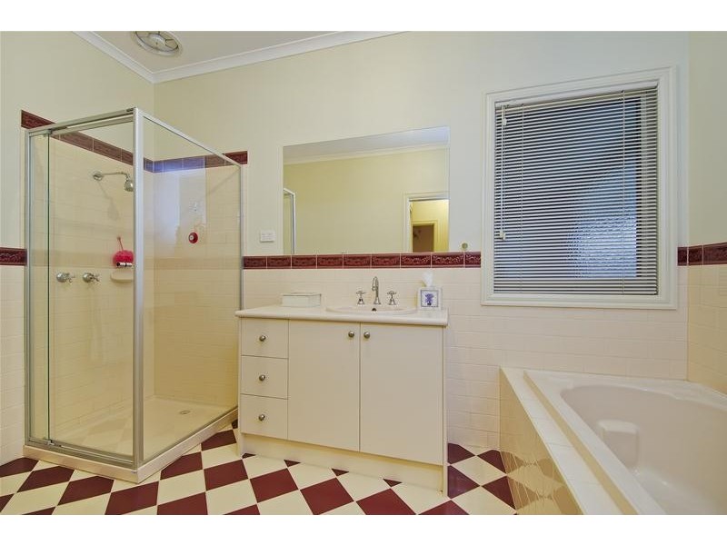 6 Glenmaggie Place, Wyndham Vale VIC 3024