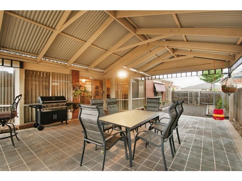 26 Lynbridge Cr, Tarneit VIC 3029