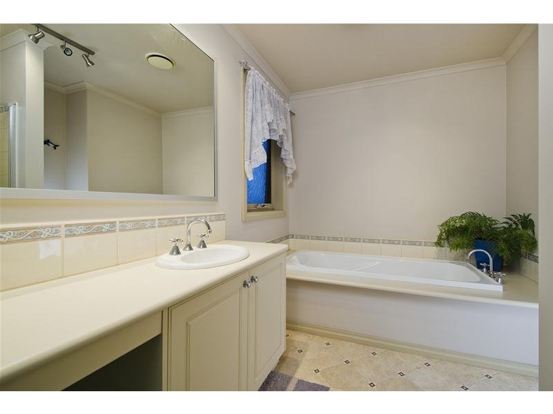 17 Myers Court, Hoppers Crossing VIC 3029