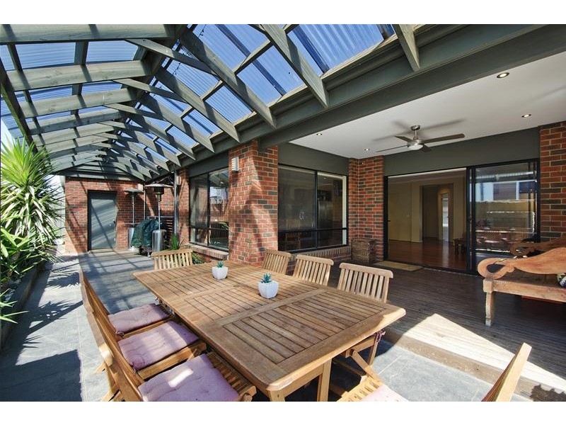 8 Ashburton Avenue, Wyndham Vale VIC 3024