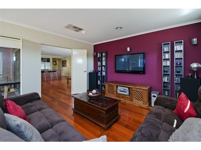 8 Ashburton Avenue, Wyndham Vale VIC 3024