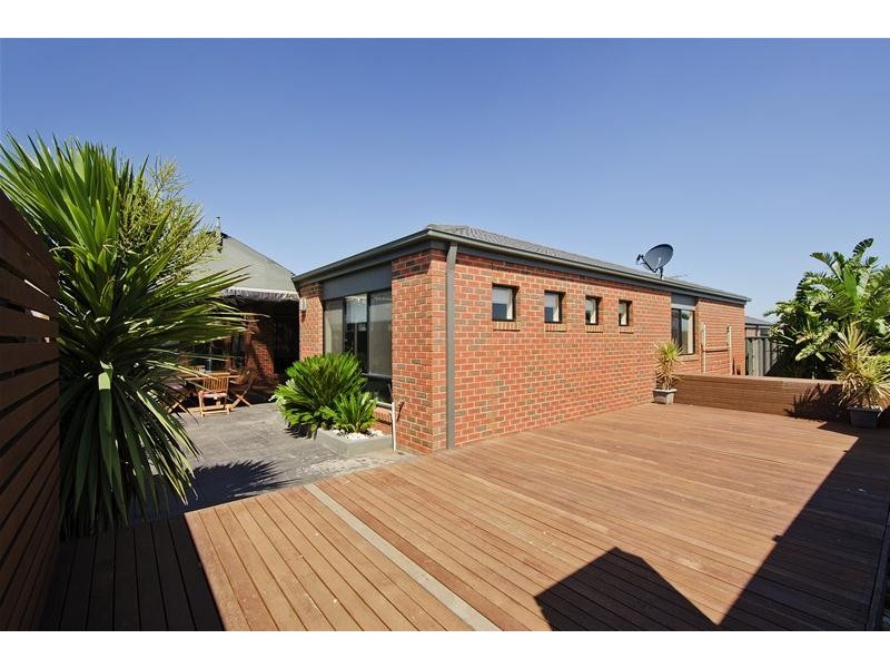 8 Ashburton Avenue, Wyndham Vale VIC 3024