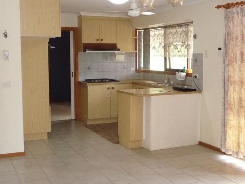 16 STRICKLAND AVENUE, Hoppers Crossing VIC 3029