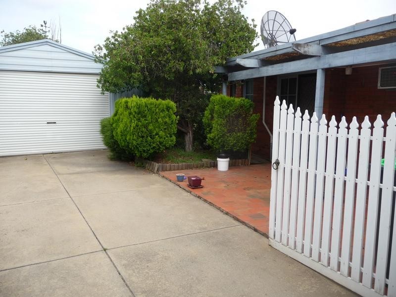 16 STRICKLAND AVENUE, Hoppers Crossing VIC 3029