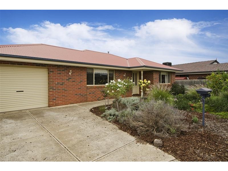 14 Oakwood Crescent, Hoppers Crossing VIC 3029