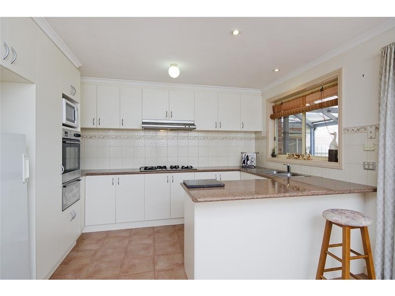 14 Oakwood Crescent, Hoppers Crossing VIC 3029