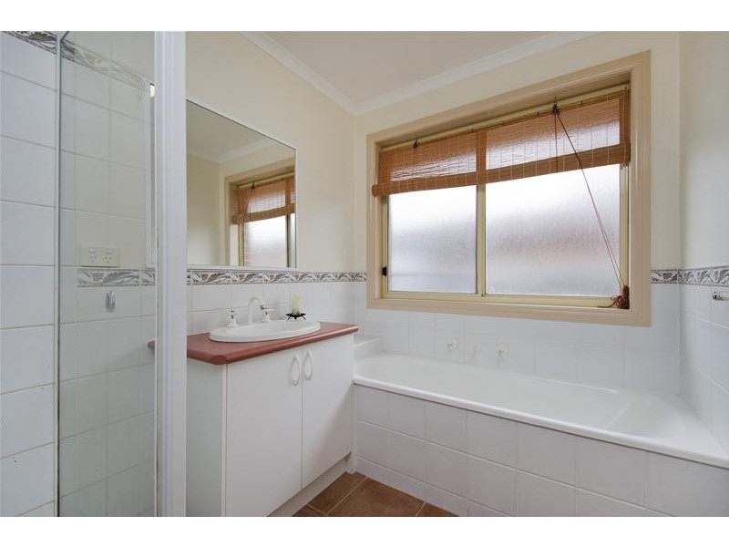 14 Oakwood Crescent, Hoppers Crossing VIC 3029