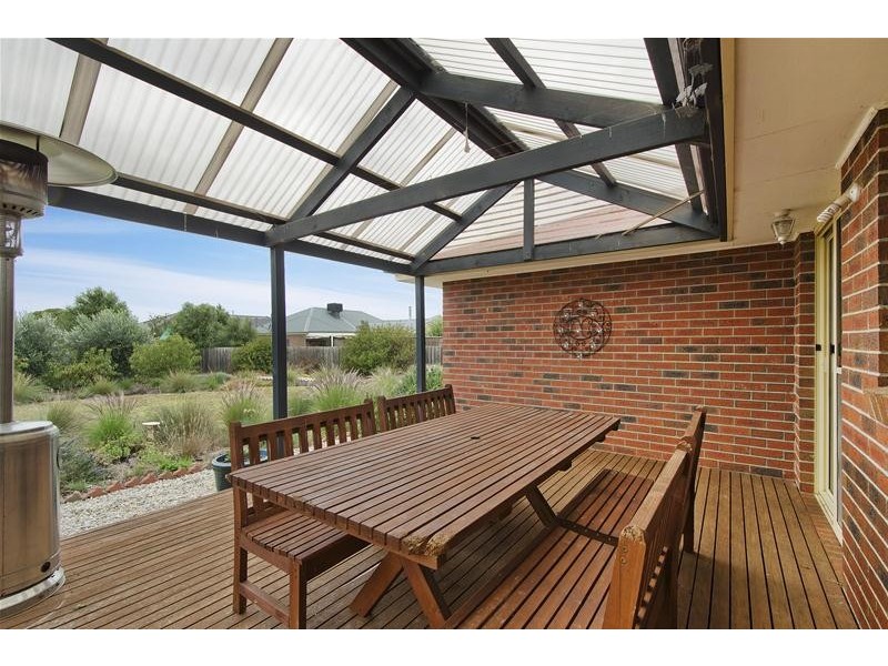14 Oakwood Crescent, Hoppers Crossing VIC 3029