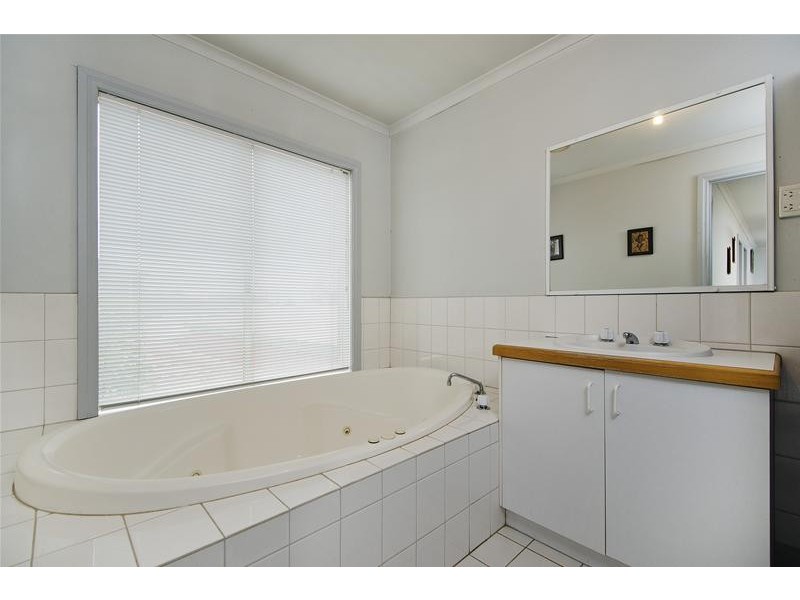 1 Ash Court, Hoppers Crossing VIC 3029