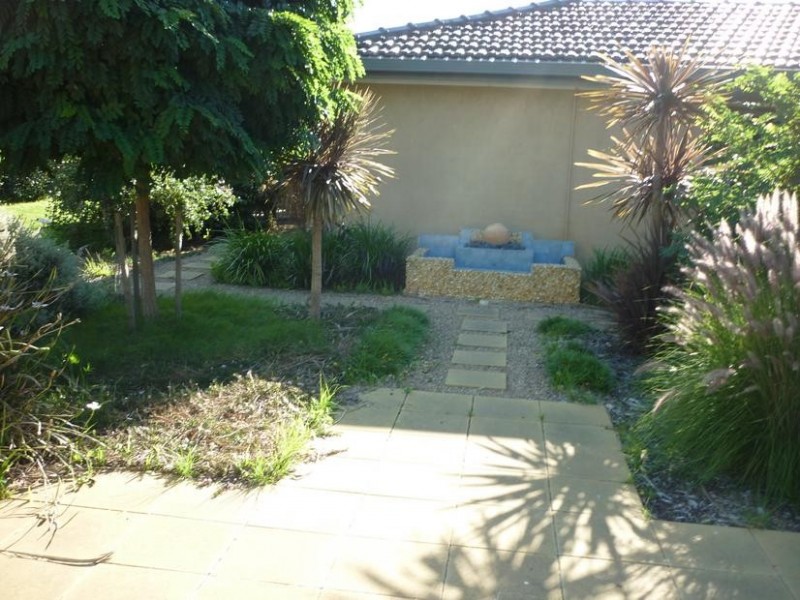 27 Wynarka Drive, Hoppers Crossing VIC 3029