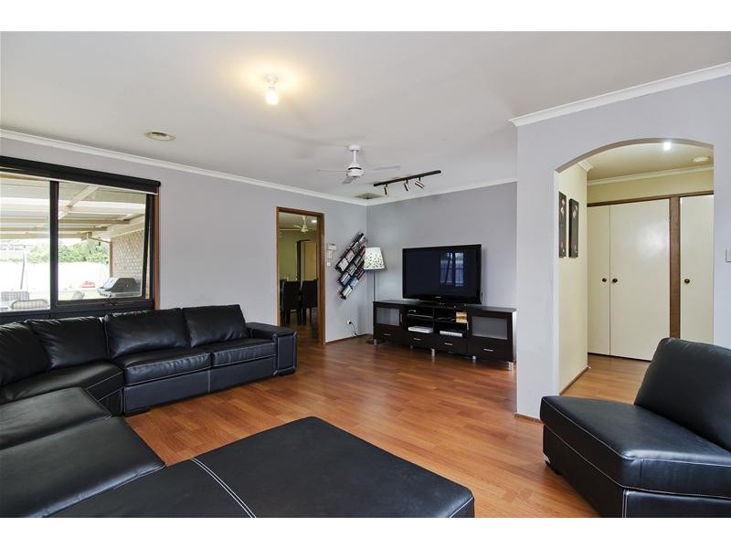 12 Nightingale Drive, Werribee VIC 3030