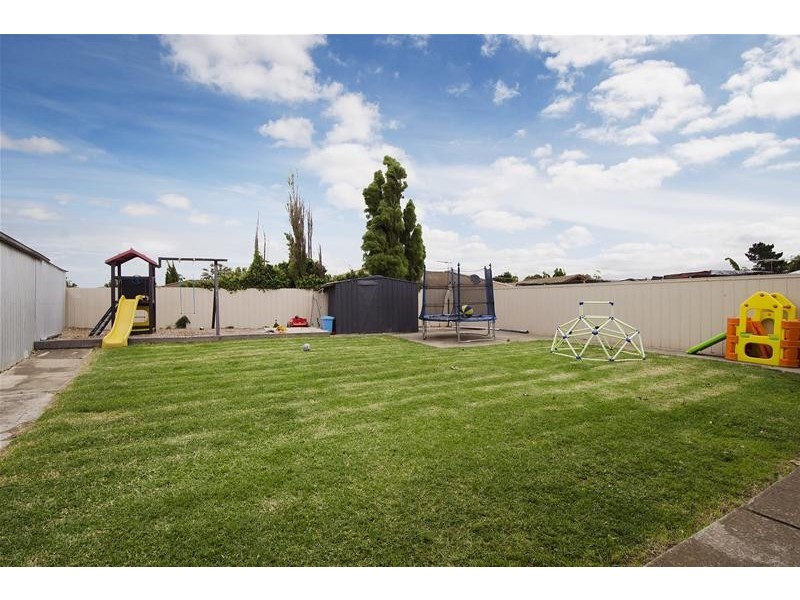 12 Nightingale Drive, Werribee VIC 3030