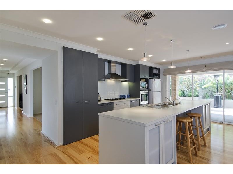 6 Jade Crescent, Wyndham Vale VIC 3024