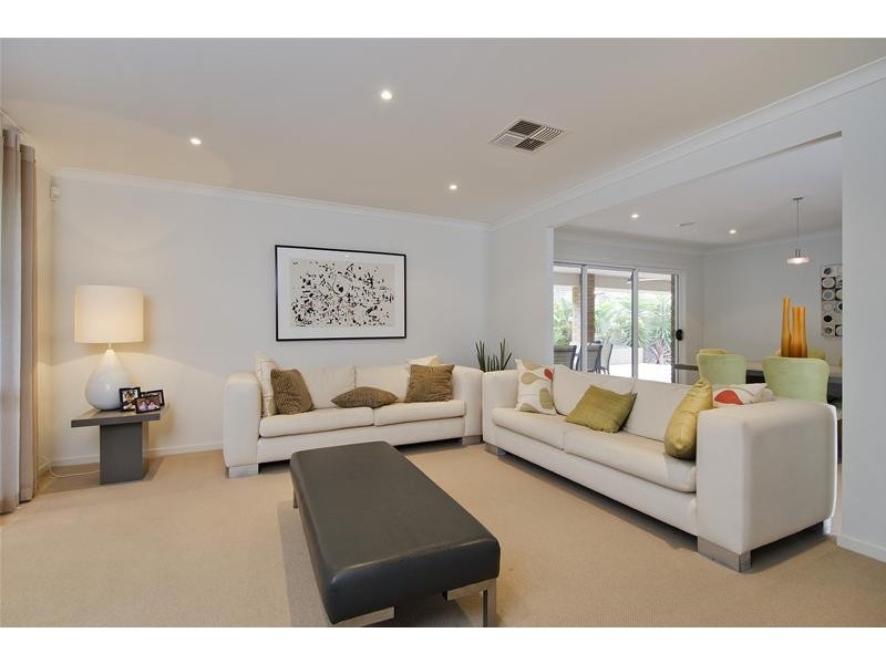 6 Jade Crescent, Wyndham Vale VIC 3024