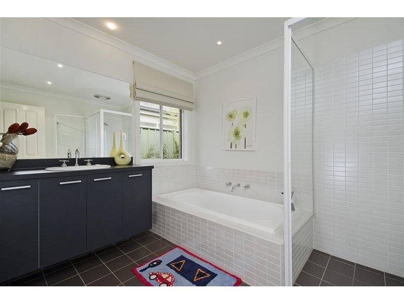 6 Jade Crescent, Wyndham Vale VIC 3024