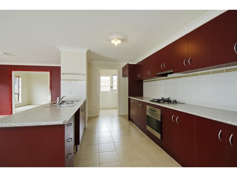 73 FANTAIL CRESCENT, Williams Landing VIC 3027