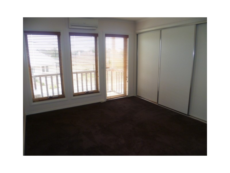 2/6 Salisbury Street, Werribee VIC 3030