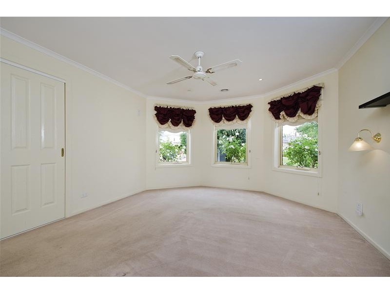 12 Nicholson Close, Werribee VIC 3030