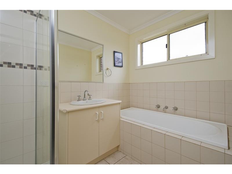 12 Nicholson Close, Werribee VIC 3030