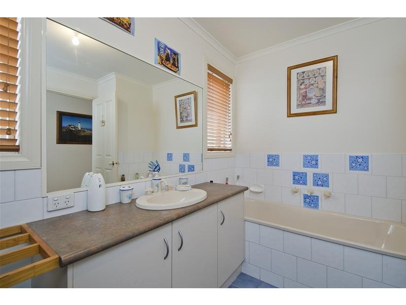 16 Charing Cross Place, Wyndham Vale VIC 3024
