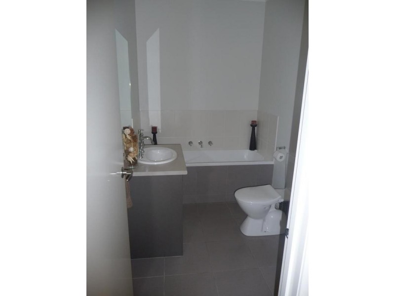 1/11 Annarosa Court, Werribee VIC 3030