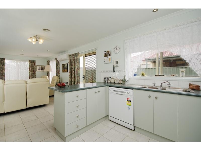 9 Paddington Grove, Wyndham Vale VIC 3024