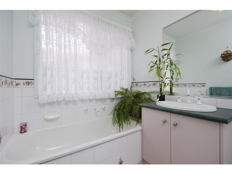 9 Paddington Grove, Wyndham Vale VIC 3024