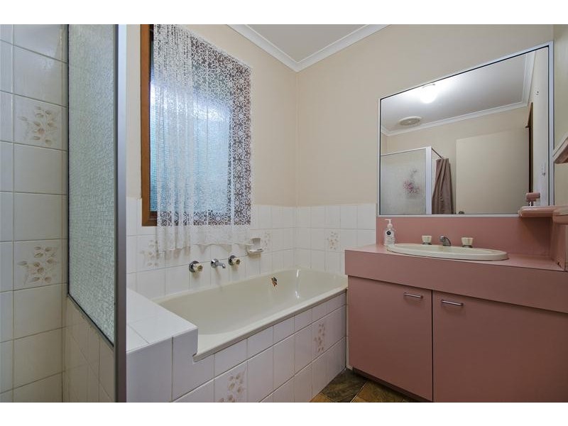 27 Angela Drive, Hoppers Crossing VIC 3029