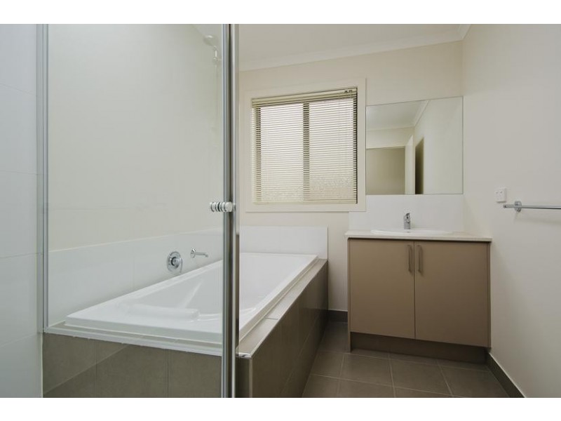 76 Kinglake Drive, Wyndham Vale VIC 3024