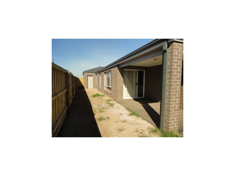 16 Jeremy Street, Tarneit VIC 3029