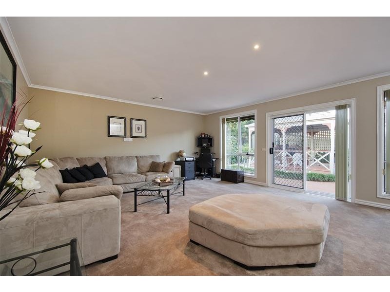 2 Henshaw Court, Werribee VIC 3030