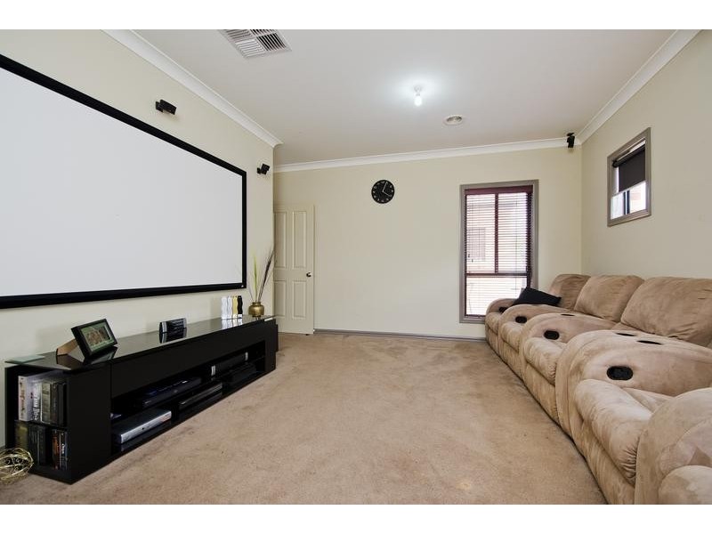 16 Stringybark Cl, Wyndham Vale VIC 3024