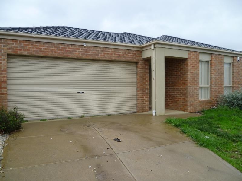 8 Faye Avenue, Truganina VIC 3029