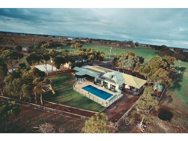 1 Shanahans Road, Mount Cottrell VIC 3024