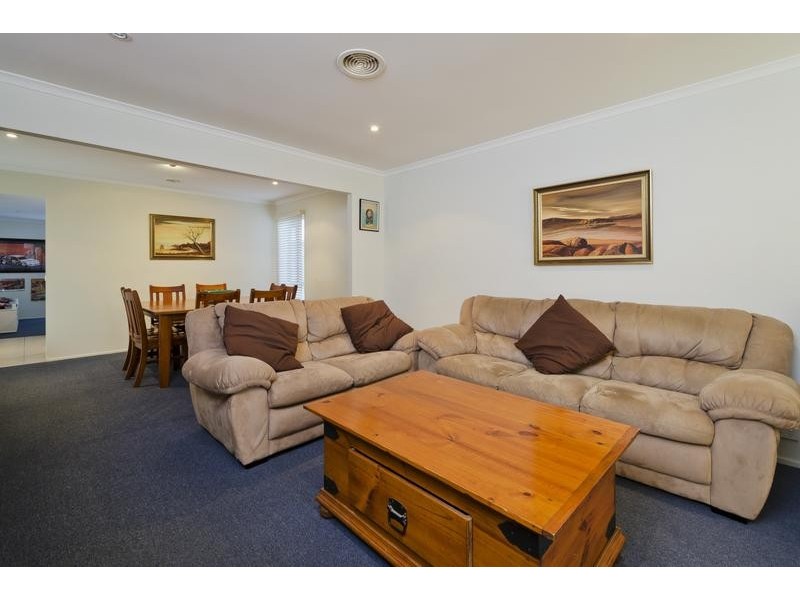 69 Knightsbridge Drive, Tarneit VIC 3029