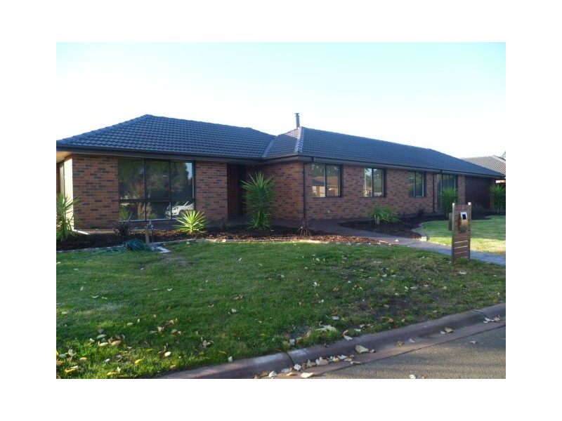 6 AURORA CRT,, Werribee VIC 3030