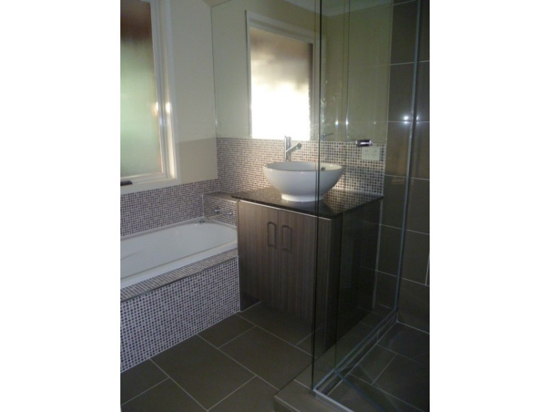 6 AURORA CRT,, Werribee VIC 3030