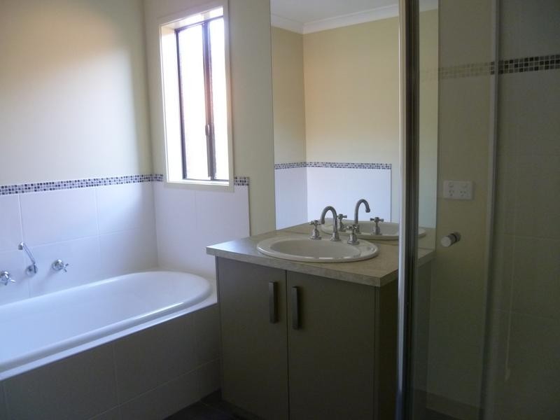 30 Eltham Parade, Wyndham Vale VIC 3024