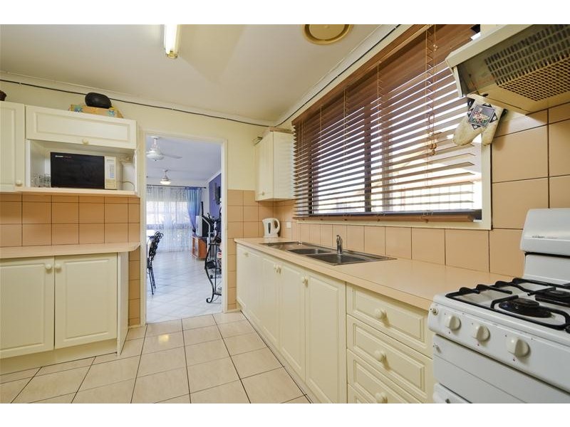 16 Bottlebrush Drive, Hoppers Crossing VIC 3029