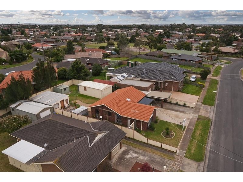16 Bottlebrush Drive, Hoppers Crossing VIC 3029