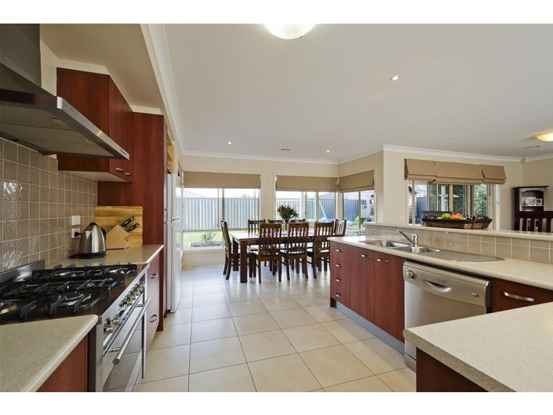 5 Glenmaggie Place, Wyndham Vale VIC 3024